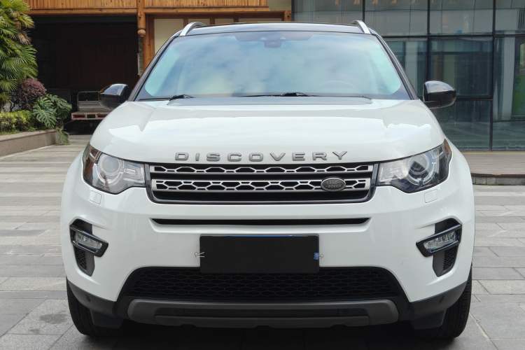 Used Land Rover Discovery Sport 2018 240 PS SE Version Exterior 1