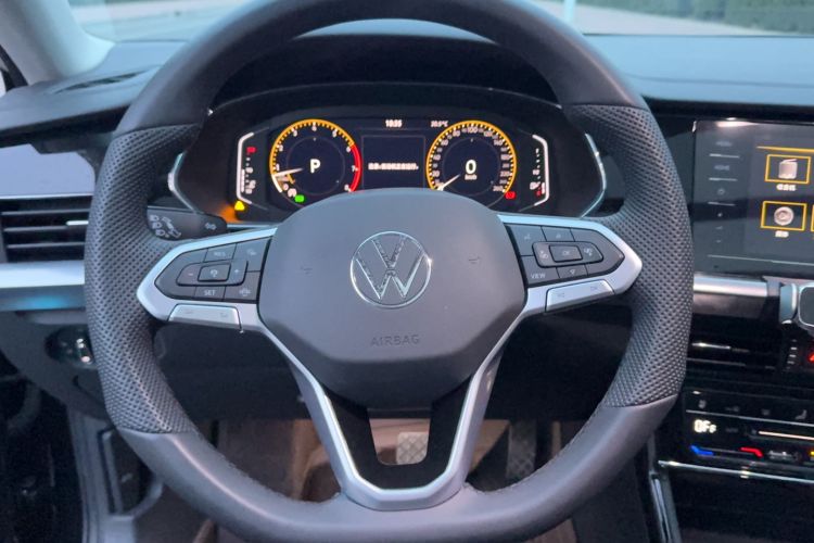 Used Volkswagen Passat 2025 Premium Version 380TSI Dragon Edition