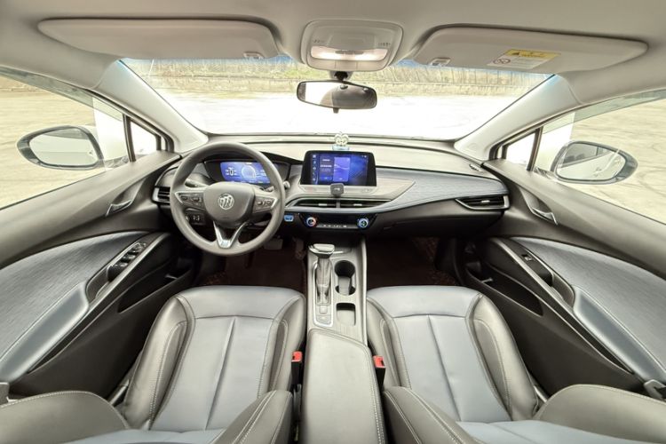 Used Buick Velite 6 2023 Revised Version 430 km Range – Commuter Edition Interior 6