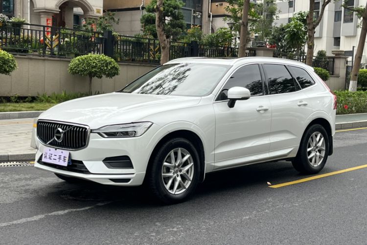 Used Volvo XC60 2019 T5 4x4 Smart Edition China VI Standard Front Left 45 Deg