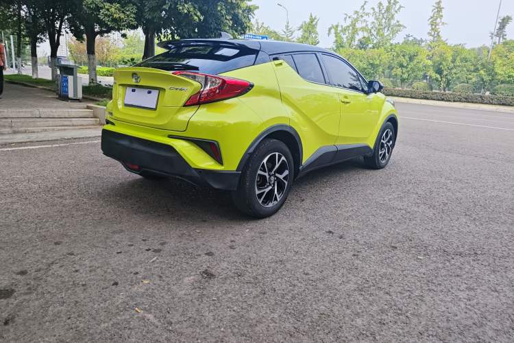 Used Toyota C-HR 2018 2.0L Leading with Sunroof China VI Standard