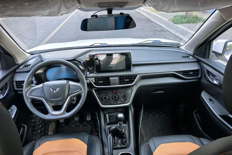 Used Wuling Hongguang S3 2019 1.5L Manual Comfort Model China VI Standard
