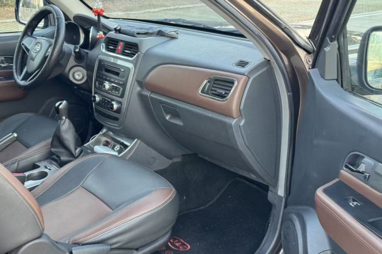 Used JAC V7 2018 2.0T Two-Wheel-Drive Comfort Version with Long Wheelbase D19TCIE13