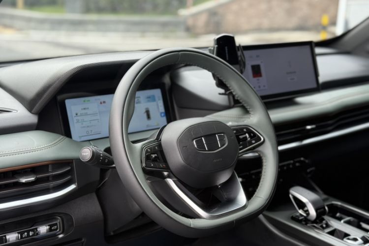 Used Geely Auto Haoyue L 2023 2.0T DCT Prestige Edition
