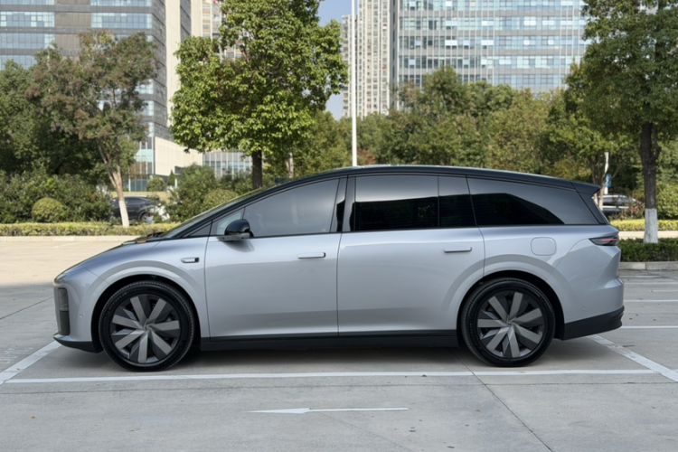 Used Li Auto Li Auto i8 2025 Model Standard Version
