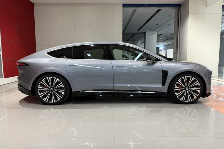 Used Nio ET9 2025 100kWh Signature Edition
