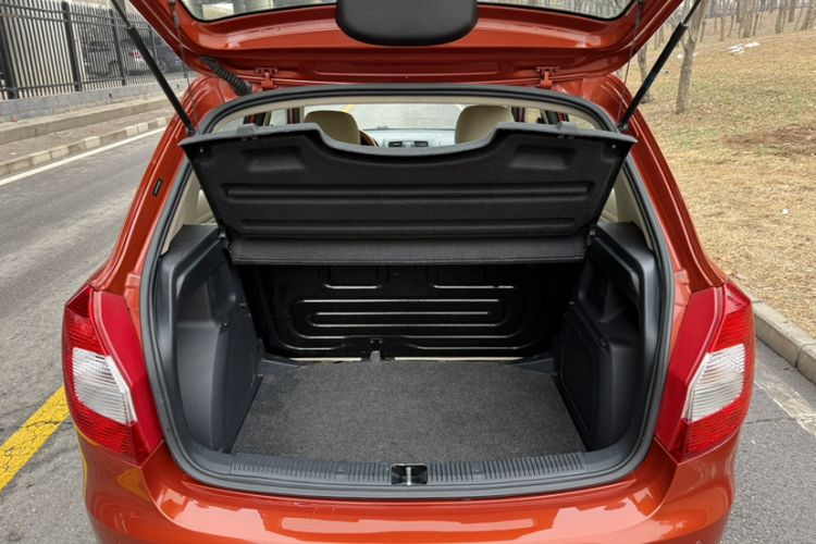 Used Skoda Fabia 2014 1.4L Automatic Crystal Edition
