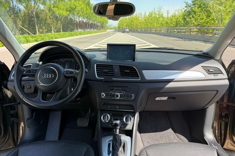 Used Audi Q3 2015 30 TFSI Comfort Model
