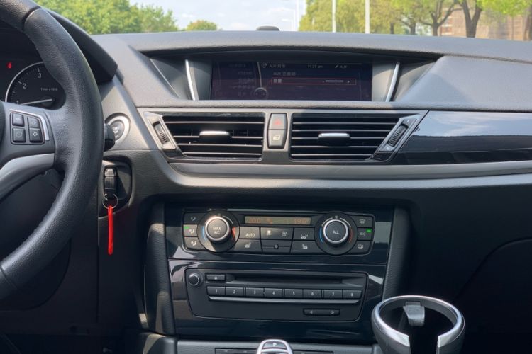 Used BMW X1 2015 sDrive18i Leading Edition