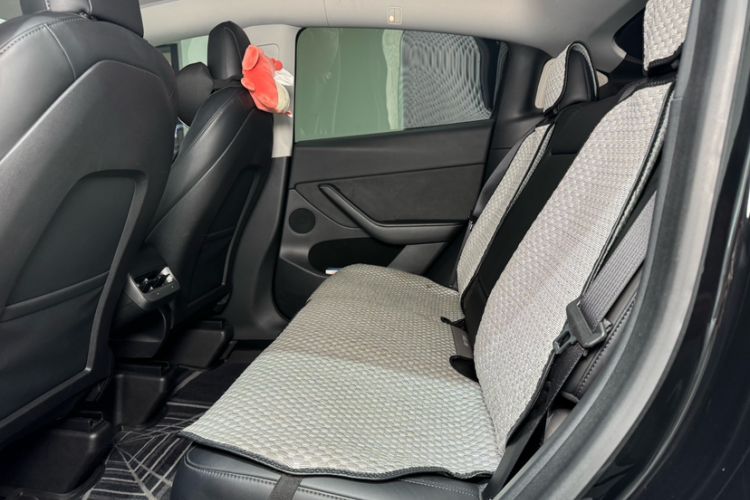 Used Tesla Model Y 2022 Long-Range All-Wheel-Drive Version