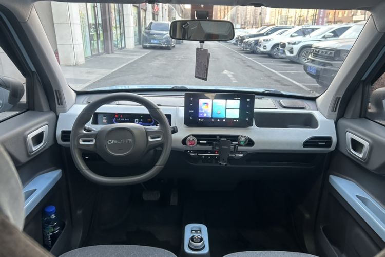 Used Geely Galaxy Panda 2023 Panda Mini 200km Endurance Bear
