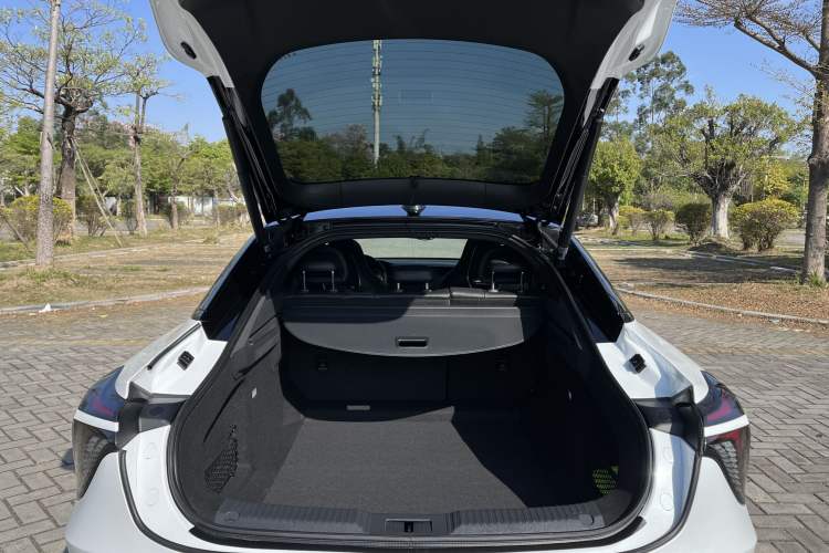 Used Hongqi H6 2023 2.0T ZhiShang Version
