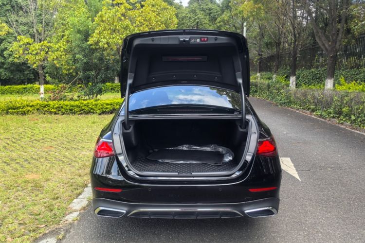 Used Mercedes-Benz E-Class 2024 Facelift E 300 L Fashion Sport Edition
