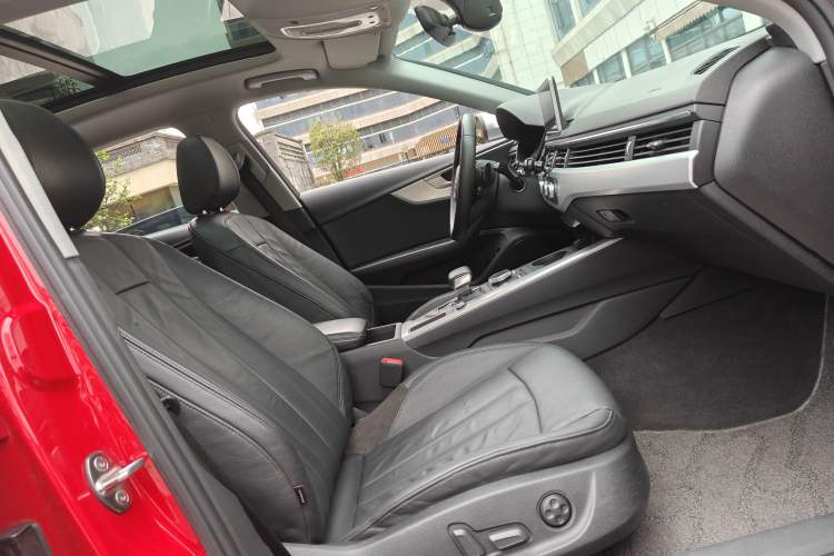 Used Audi A4L 2017 Plus 40 TFSI Fashion Model Interior 12