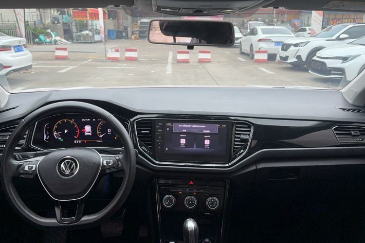 Used Volkswagen T-ROC 2021 280TSI DSG Two-Wheel Drive Comfort Connect 30th Anniversary Edition Interior 3