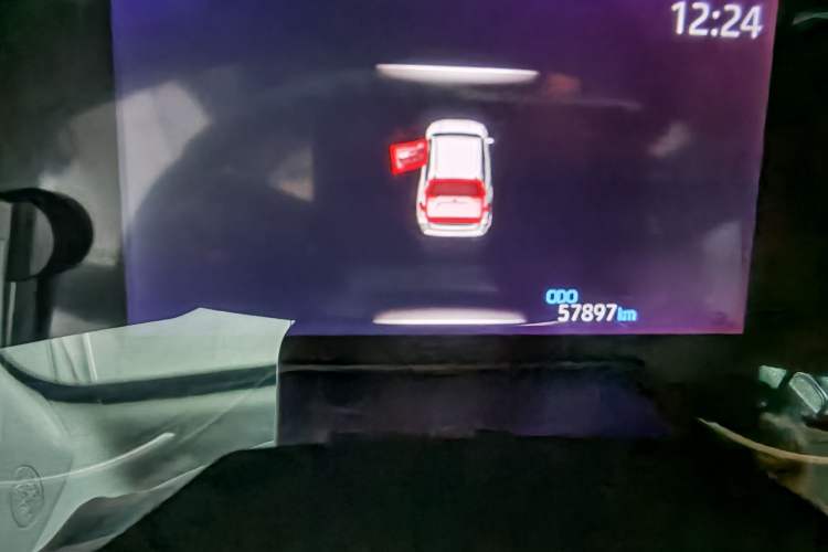 Used Toyota RAV4 2021 2.0L CVT Two-Wheel Drive Fashion Edition Odometer Close Up