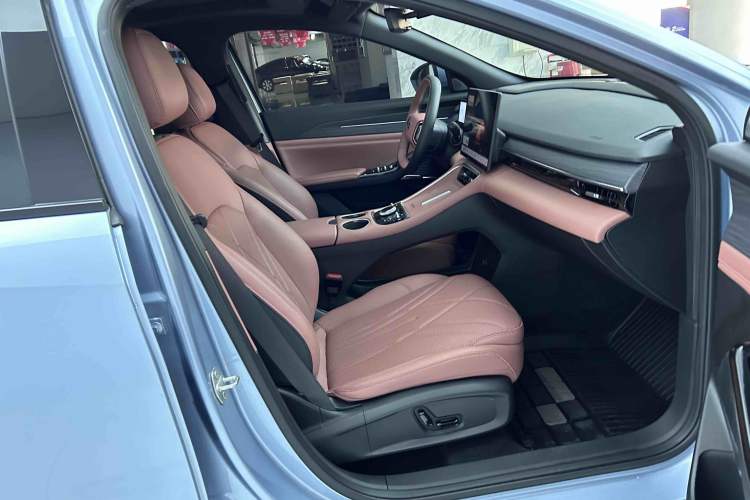 Used Geely Galaxy L6 2025 EM-i 140km Starship Edition
