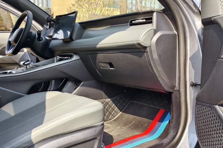 Used BYD Qin PLUS 2025 DM-i Smart Drive 55KM Leading Model Interior 6