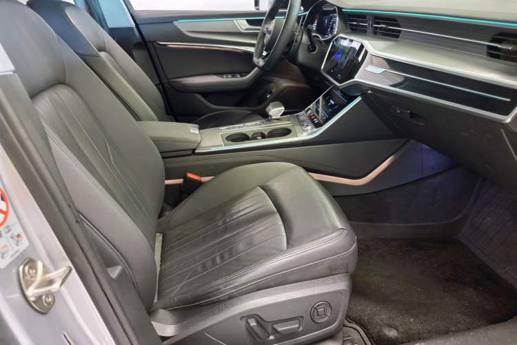 Used Audi A6 2022 allroad quattro Explorer 55 TFSI Prestige Off-Road Model
