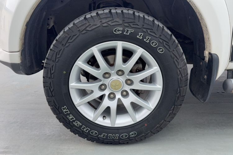 Used Mitsubishi Pajero Sport 2013 2.4L Manual Two-Wheel Drive Comfort Edition
