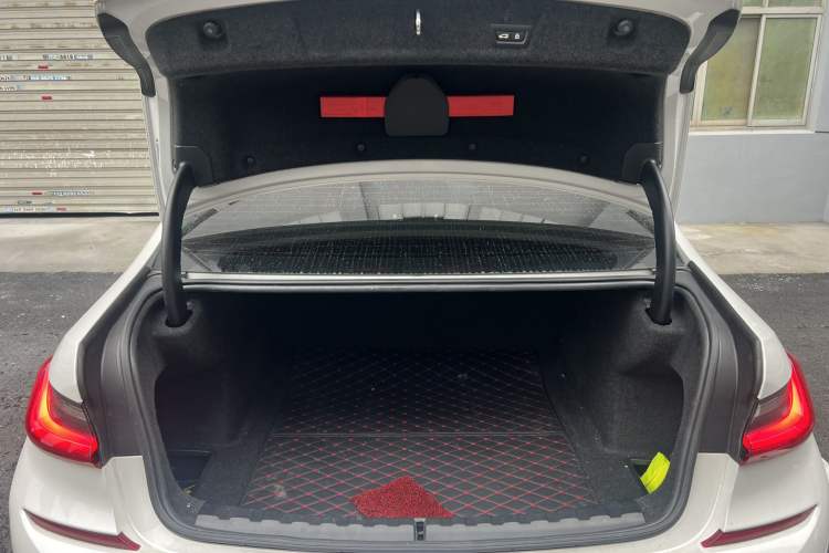 Used BMW 3 Series 2022 Updated 325Li M Sport Package Interior 10