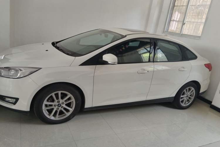 Used Ford Focus 2017 Sedan EcoBoost 125 Automatic Supreme Style SmartDrive Edition