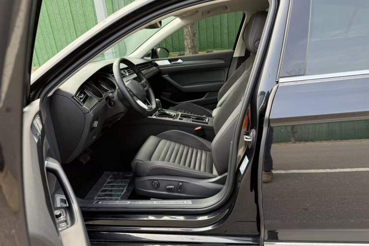 Used Volkswagen Magotan 2020 330TSI DSG Leading Model Left Front Seat