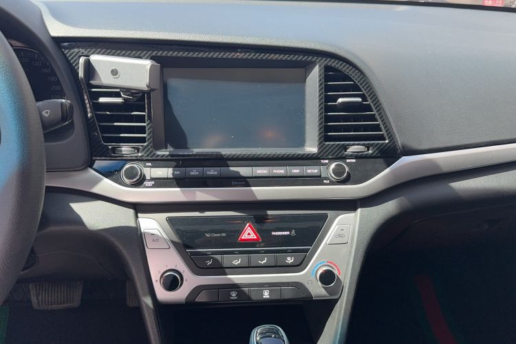 Used Hyundai Elantra (6th Generation / Lingdong) 2016 1.6L Automatic ZhiXuan – Elite Version Audio And AC Panel