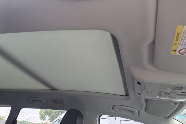 Used Volkswagen Tharu 2021 280TSI Two-Wheel-Drive Luxury Plus Edition Headliner