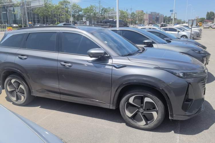 Used Changan CS75 PLUS iDD 2023 ZhiDian iDD Smart Leading Model