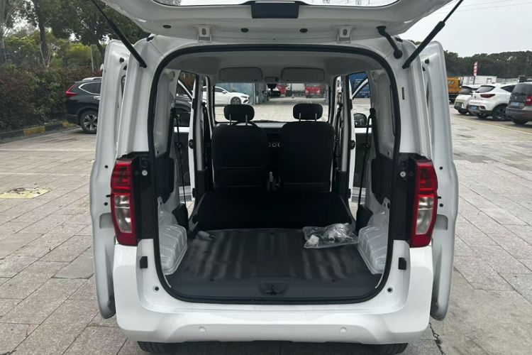 Used Wuling Zhiguang New Energy 2025 Standard Model Trunk