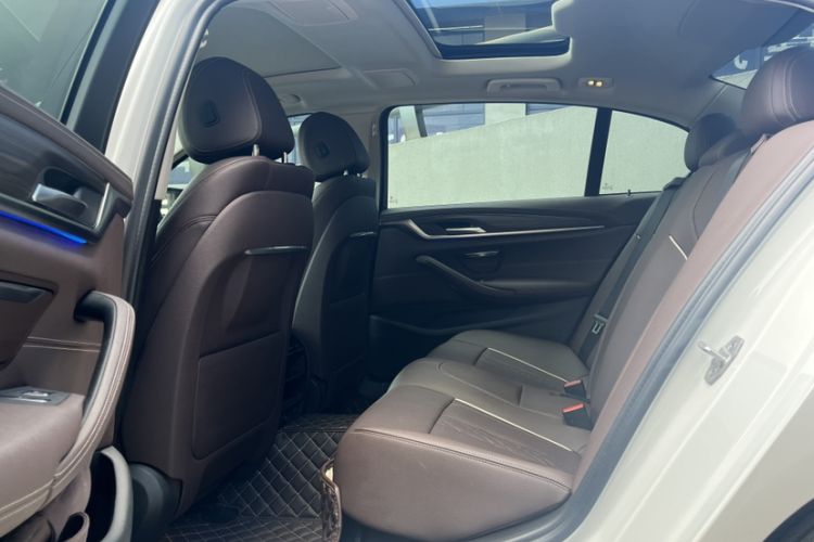 Used BMW 5 Series 2021 530Li xDrive Luxury Package Interior 5