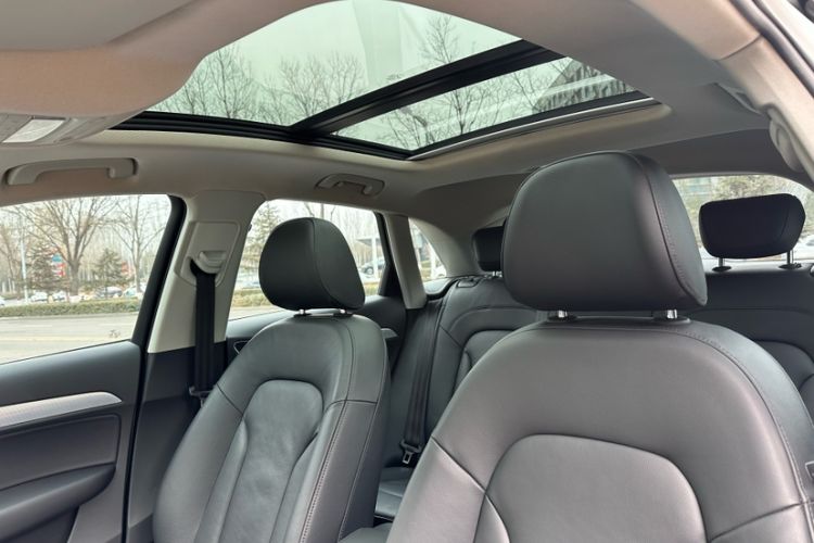 Used Audi Q3 2015 35 TFSI quattro Technology Edition Interior 6