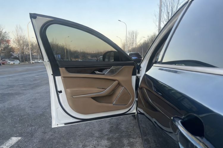 Used Jaguar XFL 2024 2.0T P250 Two-Wheel Drive Prestige Luxury Edition