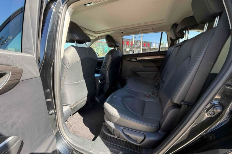 Used Toyota Highlander 2024 2.5L Smart Electric Hybrid Dual-Engine Four-Wheel Drive Prestige Version – 7 Seats Headliner