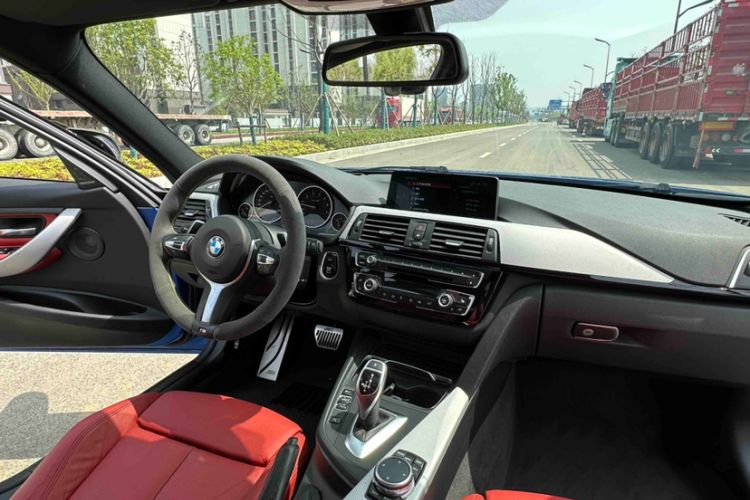 Used BMW 3 Series 2017 330i M Sport Edition Interior 6