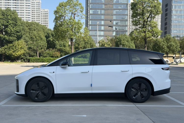 Used Li Auto Li Auto i8 2025 Model Standard Version