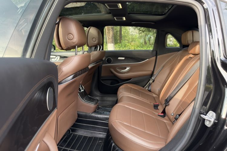 Used Mercedes-Benz E-Class 2021 E 300 L Sporty and Stylish Model Interior 7