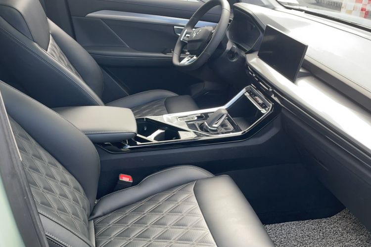 Used Wuling Asta 2022 2.0L DHT Electric-Speed Version