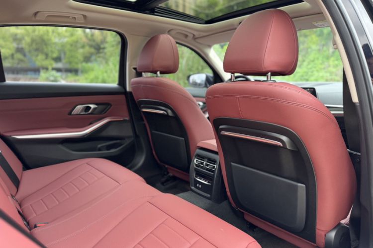 Used BMW 3 Series 2021 Second Facelift 325Li M Sport Package Interior 3