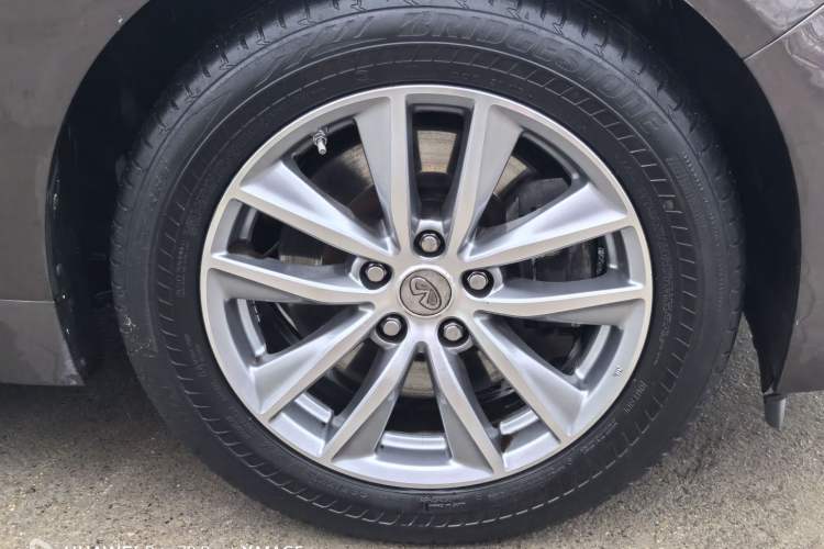 Used Infiniti Q50L 2015 2.0T Enjoyment Edition