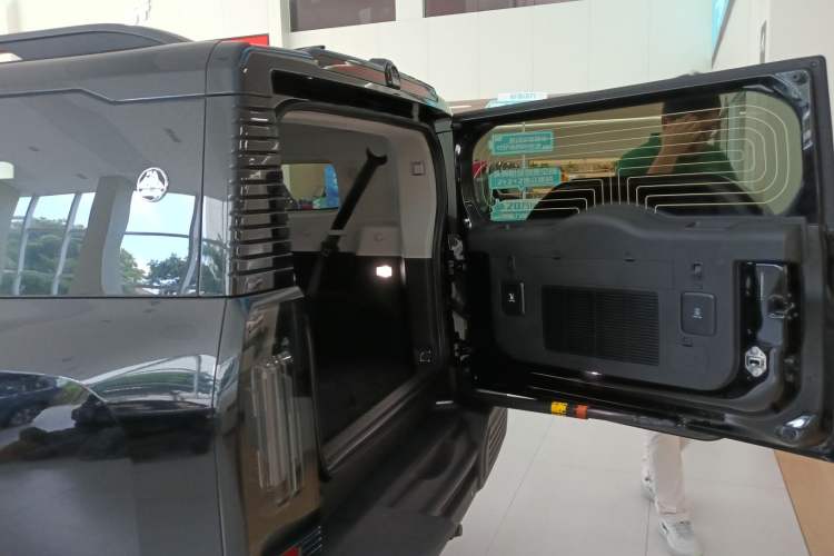 Used JETOUR Traveler C-DM 2025 206km XWD Conquer Extended Version 7 Seats
