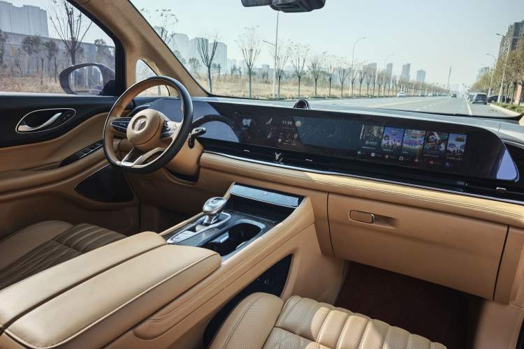 Used VOYAH Dream 2024 PHEV Ultra-Long Range Flagship Edition
