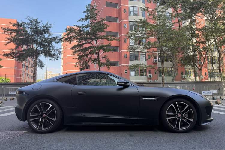 Used Jaguar F-TYPE 2016 3.0 SC S Four-Wheel-Drive Hardtop Version
