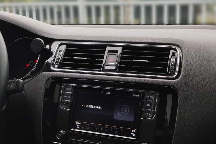 Used Volkswagen Sagitar 2018 1.6L Automatic Comfort Model Interior 5