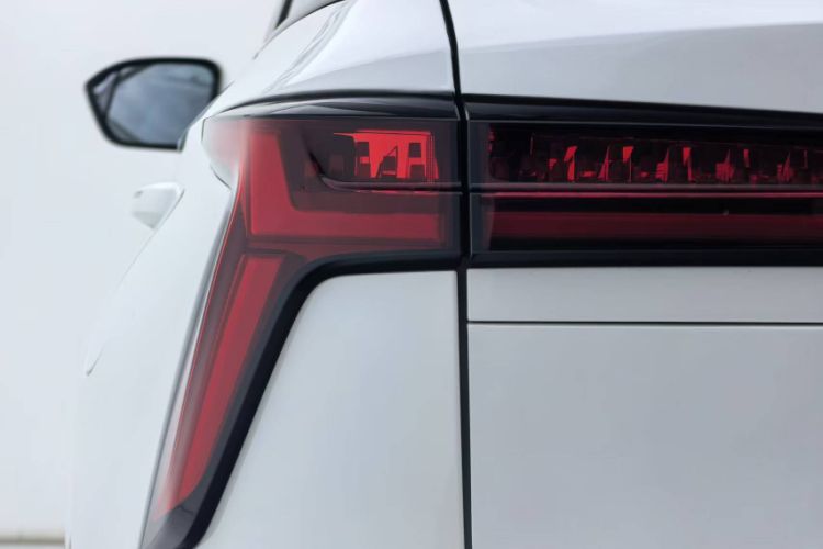 Used Changan CS75 PLUS 2024 3rd Generation Champion Edition 2.0T Intelligent Drive Performance Model
