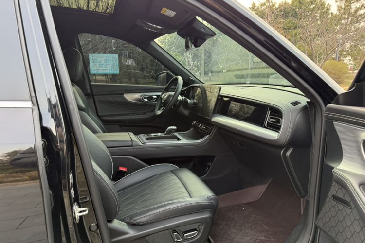 Used GAC Trumpchi GS8 2022 Linghang Series 2.0 TGDI Two-Wheel-Drive Luxury Smart Connectivity Version (7 Seats) Interior 9