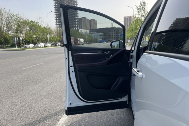 Used GAC Trumpchi M8 2024 Master Series 400T Prestige Edition Interior 12