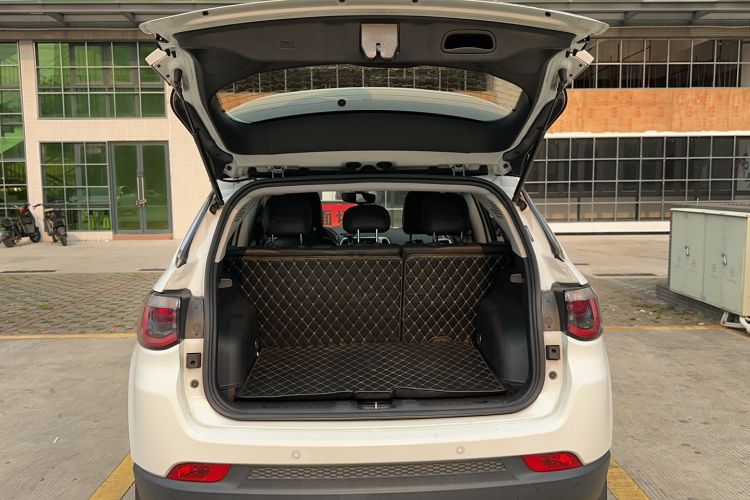 Used Jeep Compass 2017 200T Automatic Family Edition
