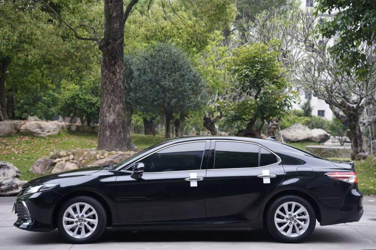 Used Toyota Camry 2021 2.0G Luxury Edition
